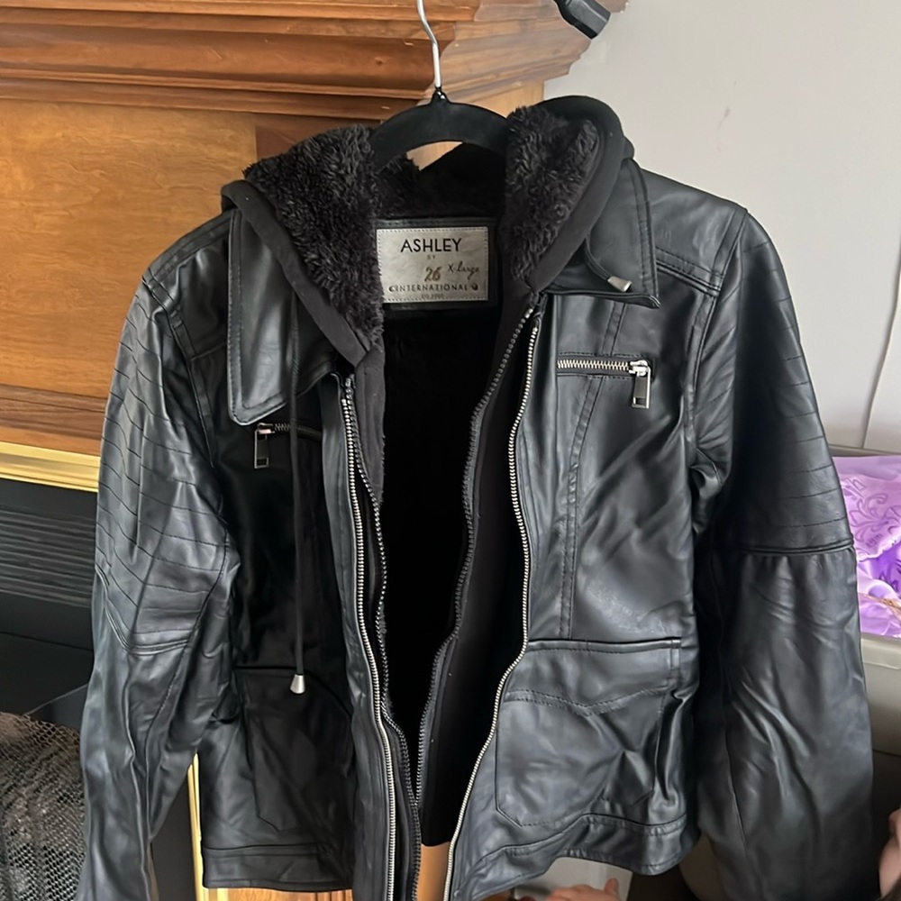Ladies Faux Fur/Fleece Lined Leather Jacket.